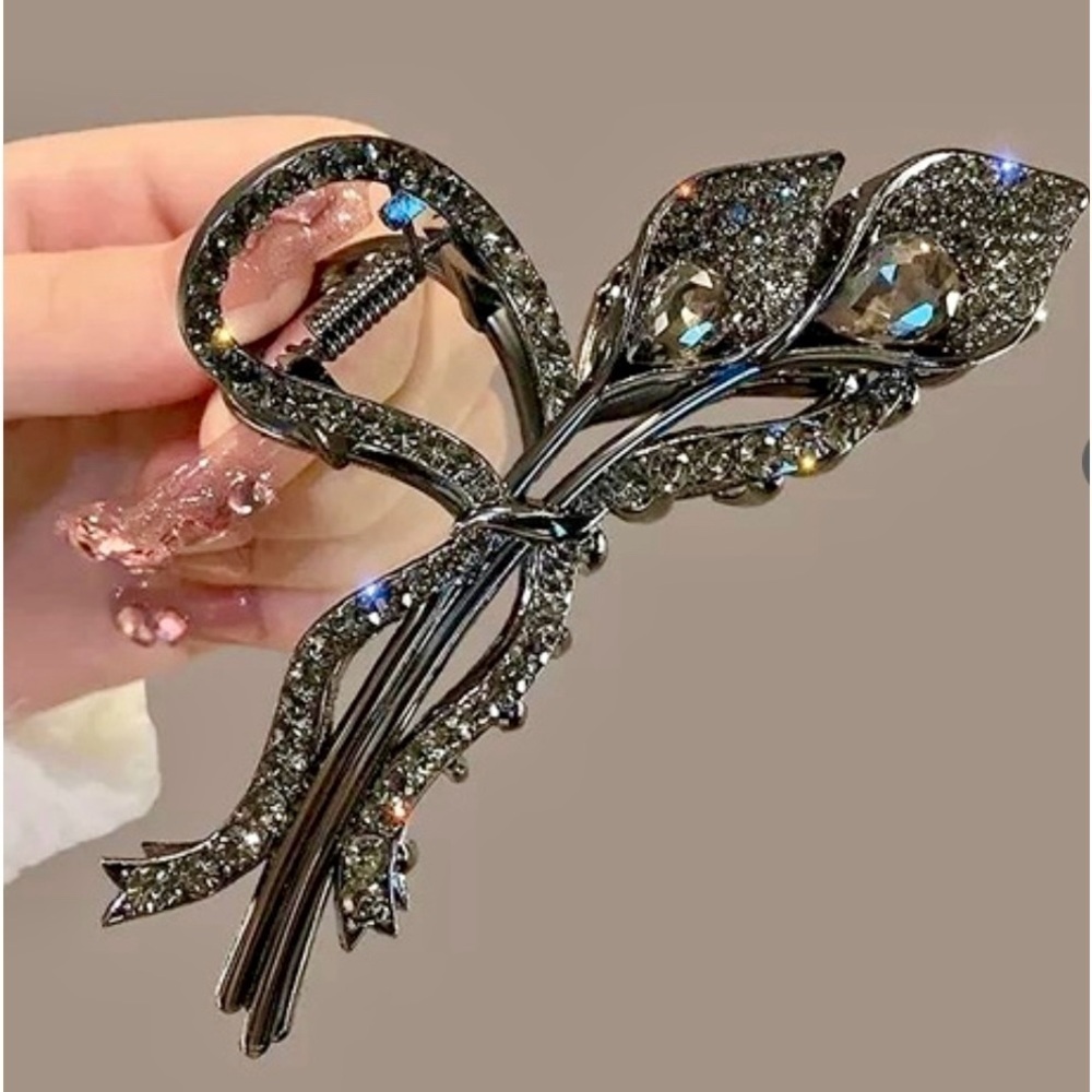 Super Elegant Embellished Hairpin to Enhance your Casual or Night Our Hair look